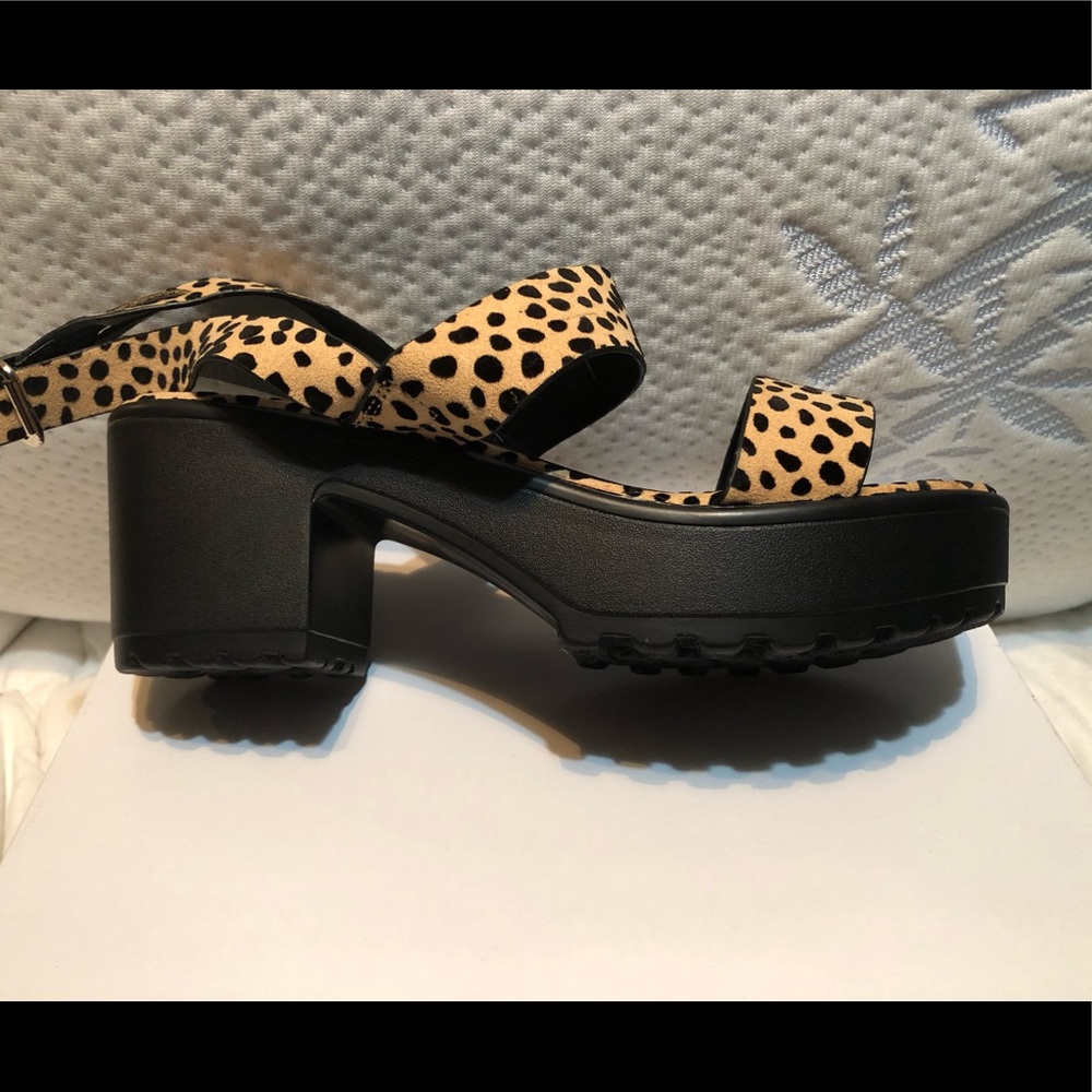 Ladies Cupid Leopard Sandals Size 8 NWT